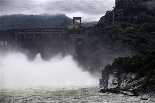 Các hồ thủy điện ở Lâm Đồng xả nước điều tiết chủ động ứng phó bão số 13