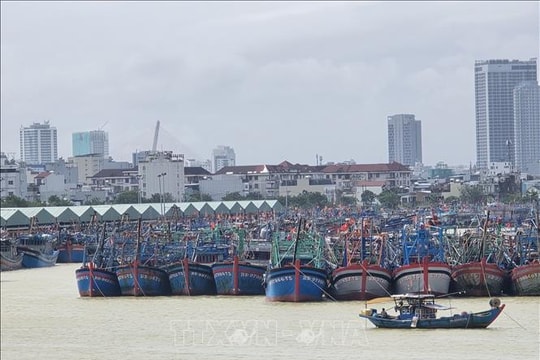 Thủ tướng Chính phủ yêu cầu tập trung triển khai các biện pháp khẩn cấp ứng phó bão số 13