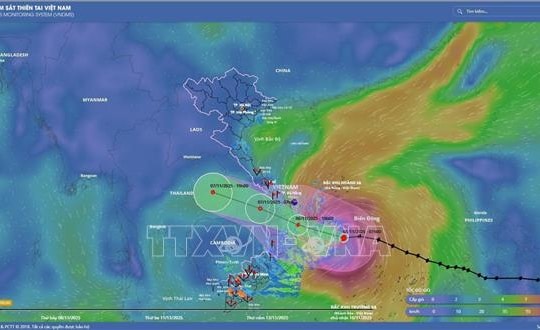 Bão số 13 tăng cấp hướng về đất liền từ Quảng Ngãi-Đắk Lắk
