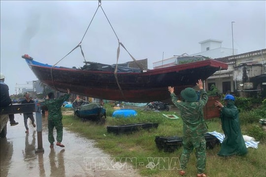 Thời tiết đêm 6/11: Mưa lớn từ Quảng Ngãi đến Lâm Đồng, cảnh báo lũ quét và sạt lở đất