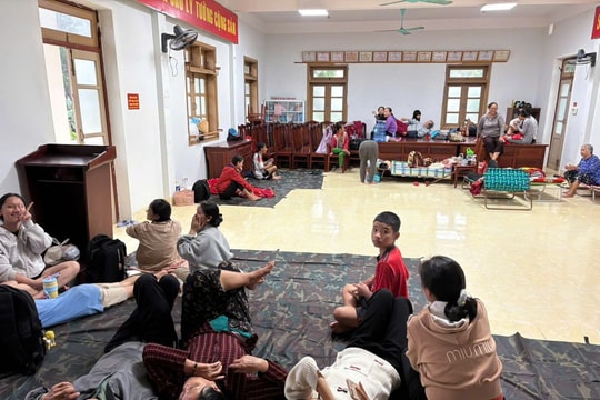 Bộ đội Biên phòng chủ động đón dân vào tránh trú bão an toàn