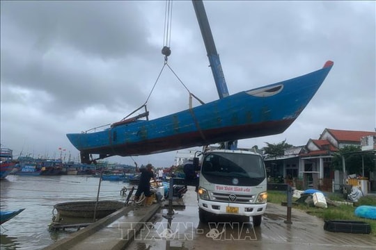 Đảm bảo nguồn cung thực phẩm thiết yếu trong những ngày mưa bão