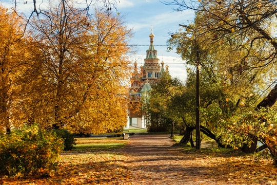 Theo chân khách Việt săn khoảnh khắc thu vàng nước Nga