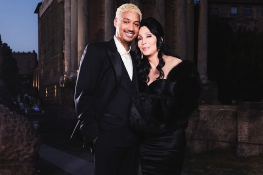 Bạn trai khen Cher có tâm hồn tươi trẻ