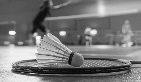 Người đàn ông 52 tuổi bỗng nôn ói nguy kịch khi đang đánh cầu lông