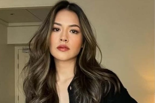 Nữ ca sĩ trong vụ chồng ngoại tình xôn xao Indonesia