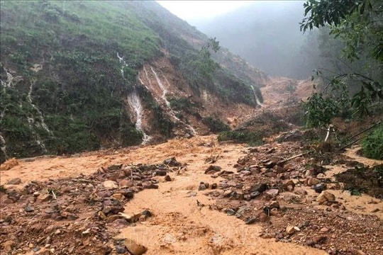 Nguy cơ xảy ra lũ quét, sạt lở đất ở 8 tỉnh, thành phố Trung Bộ, Tây Nguyên
