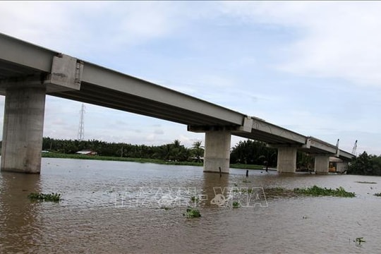 Linh hoạt vận hành cụm cống Cái Lớn, Cái Bé chống ngập úng
