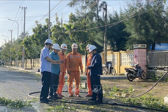 Điện lực miền Trung khôi phục cấp điện cho hơn 555.000 khách hàng