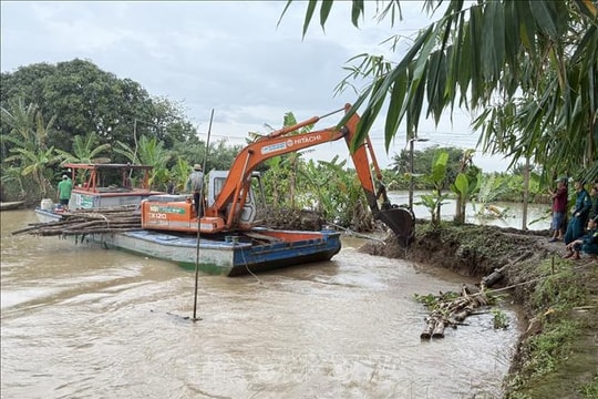 Khắc phục xong đoạn đê bị vỡ ở cồn Sơn, Cần Thơ