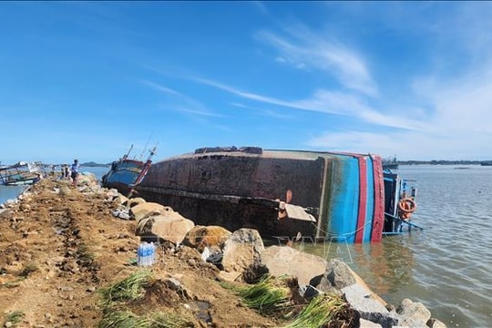 Khôi phục kinh tế, đảm bảo an sinh cho người dân bị thiệt hại sau cơn bão 13