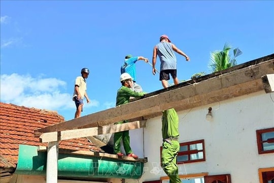 Khắc phục bão số 13: Các địa phương khẩn trương hỗ trợ cho các hộ bị ảnh hưởng nặng