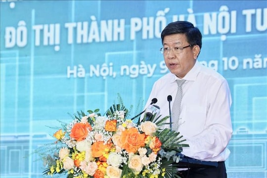 Phó Chủ tịch Thường trực Dương Đức Tuấn điều hành công việc của UBND TP Hà Nội