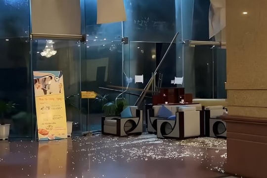 Đêm không ngủ trong khách sạn tránh bão Kalmaegi