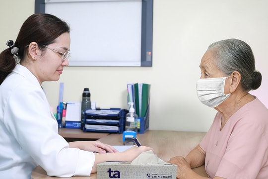 Đau cứng khớp buổi sáng cảnh báo bệnh gì?