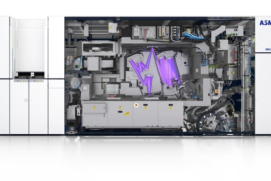 Cỗ máy làm chip tiên tiến 'gây khó' các nhà sản xuất Trung Quốc