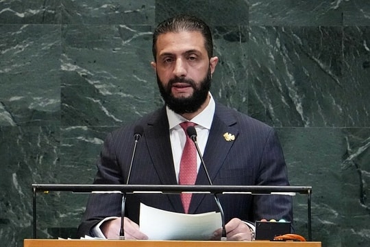 Hội đồng Bảo an dỡ lệnh trừng phạt Tổng thống lâm thời Syria