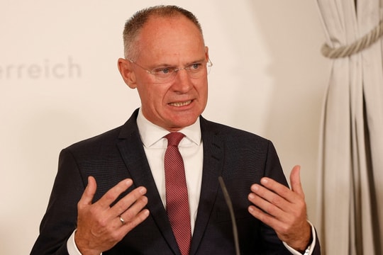 Tình báo Áo phát hiện vali vũ khí liên quan Hamas