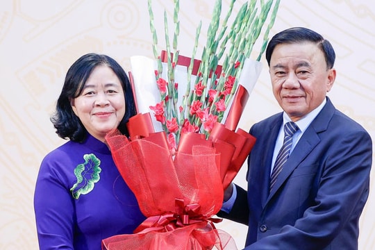 Bà Bùi Thị Minh Hoài giữ chức Chủ tịch Mặt trận Tổ quốc Việt Nam