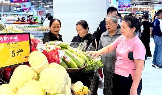 Người dân phường Đông Hòa, TP HCM có thêm nơi mua sắm hiện đại