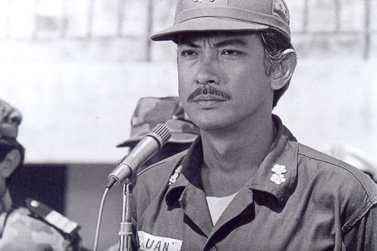 Đại tá mưu trí của 'Ván bài lật ngửa': Đi bán rau vì vỡ nợ, cuối đời sống vất vả