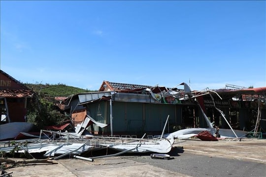 Bão số 13 làm sập, hư hỏng hơn 26.470 căn nhà và gây nhiều thiệt hại