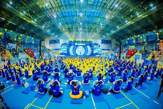 Mẹ bầu đồng diễn yoga tại TP Hồ Chí Minh