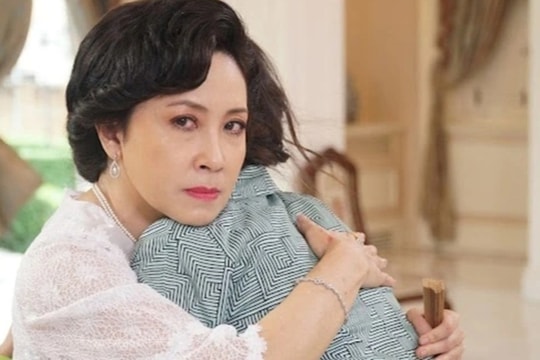 Đến nhà tình địch đánh ghen, tôi bật khóc khi nghe thấy giọng người quen