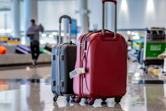 Lý do không nên mang theo vali xách tay lên máy bay