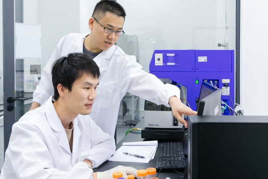 Trung Quốc tăng thu hút nhân tài nhờ chính sách của ông Trump