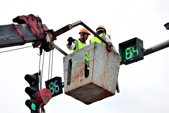 Điều khiển đèn giao thông ở Hà Nội bằng AI