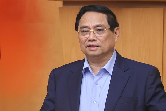 Thủ tướng: Tăng thu, tiết kiệm chi để đề xuất tăng lương trong năm 2026