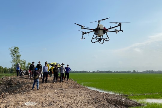 Người sử dụng drone, flycam phải đăng ký phương tiện