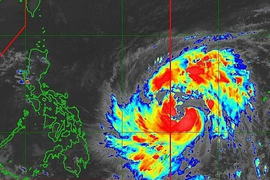 Bão Fung Wong đe dọa 'vẽ lại đường bờ biển' Philippines