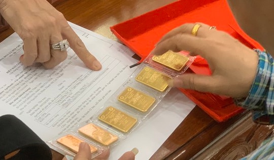 Sáng 8-11, giá vàng miếng SJC, vàng nhẫn cùng duy trì mốc cao