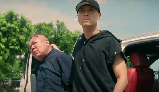 Nam diễn viên 'Mưa đỏ' và vai diễn hoàn toàn khác biệt trong 'Cách em 1 milimet'