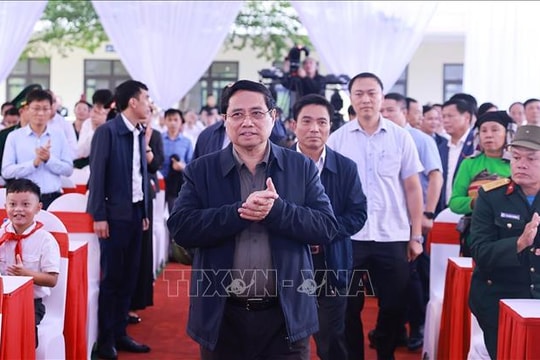 Thủ tướng dự Lễ khởi công xây dựng các trường nội trú và liên cấp