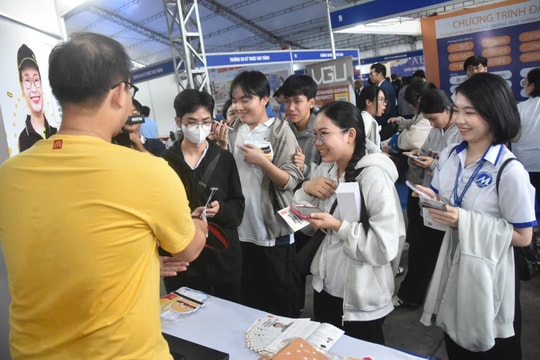 Cung ứng 15000 việc làm tại ngày hội việc làm Job Link 2025