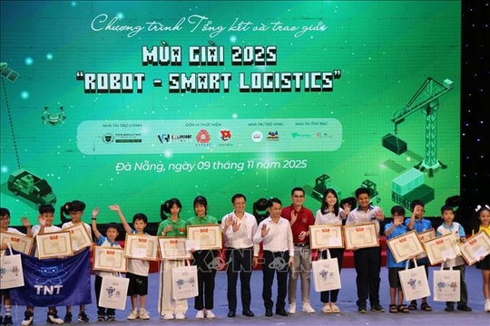 Trao giải thưởng Cuộc thi Sáng tạo Robotics toàn quốc lần thứ V