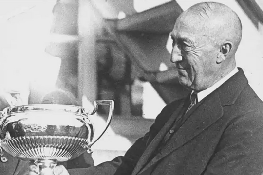 Bản di chúc oái oăm của triệu phú lập dị