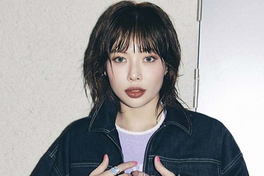 'Nữ hoàng gợi cảm' HuynA ngất xỉu khi biểu diễn