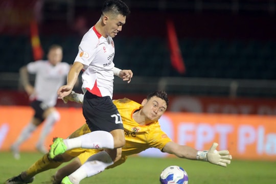 Tiến Linh 'vô duyên' khi CA TP HCM thua ngược Ninh Bình