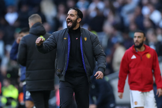 Amorim ám chỉ Man Utd thiếu dũng cảm ở trận hòa Tottenham