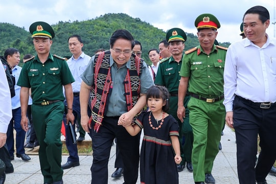 Thủ tướng, các Phó thủ tướng, Bộ trưởng khởi công 72 trường học vùng biên