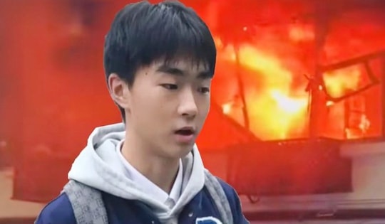 Chàng trai chân trần liều mình lao vào đám cháy để cứu 2 cụ già thoát cửa tử