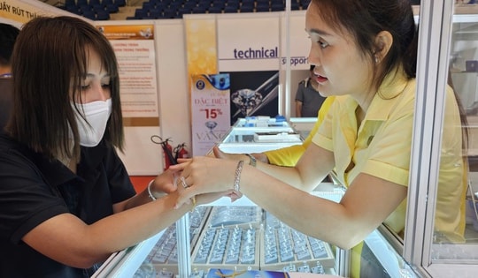 Giá vàng hôm nay 9-11: Diễn biến bất ngờ của vàng miếng