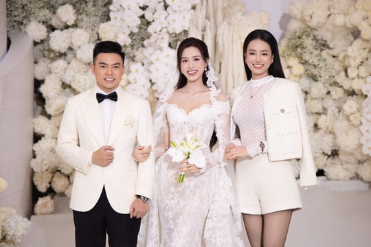 Sao Việt dự lễ cưới Đỗ Thị Hà và Tổng giám đốc Tập đoàn Sơn Hải