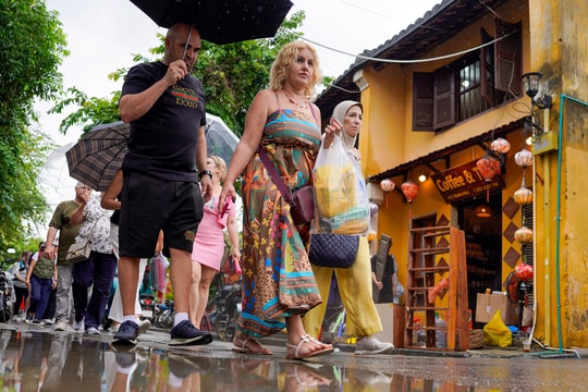 Du lịch Đà Nẵng, Huế, Lâm Đồng tăng trưởng mạnh dù mưa bão