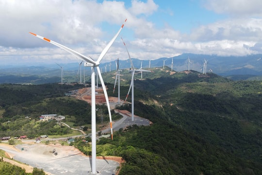 Loạt nhà máy bị cắt giảm công suất vì thừa nguồn điện