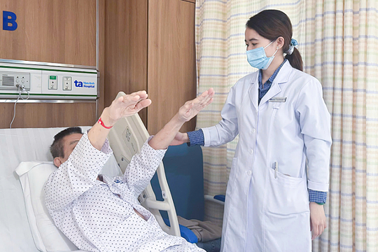 Đột quỵ nhưng nhầm tưởng say rượu